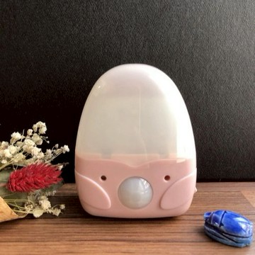 《領券現折170》[快速出貨]展現貼心情人節禮物【AIFA艾法科技】 企鵝人體感應節能小夜燈 Body Sensor Light