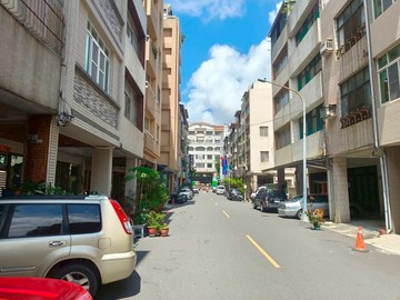 美麗島捷運六合夜市透天店住｜高雄市新興區民主路