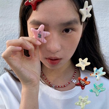 【台灣出貨】韓國博主同款 童趣可愛《塔皮星》彩色劉海夾 多色海星頭飾 邊夾 髮夾 可愛發卡 髮飾 少女劉海側邊夾A805