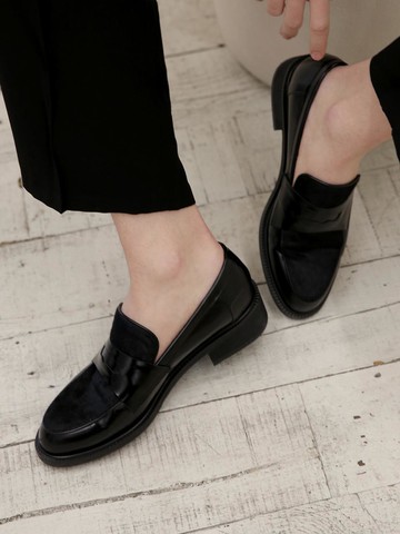 Ronnie Hair Loafer [Black]