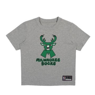 NBA MILWAUKEE BUCKS 兒童短袖上衣 印花T恤 淺灰色 中性款 35261002 11 noB03
