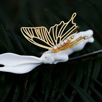 【蝴蝶白兔】獨特小眾溫柔治癒男女兔年陶瓷胸針