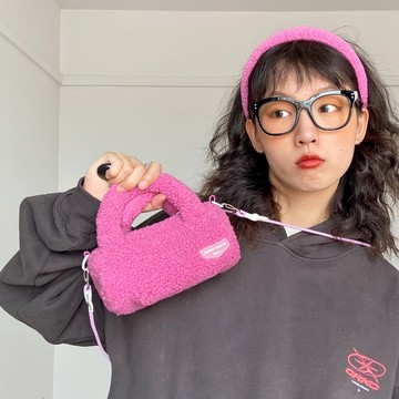 蛋捲系列毛絨水桶包 側背手機包 秋冬款 斜挎手提包  芭比粉L碼