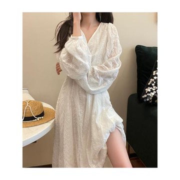 去有風的地方劉亦菲碎花連衣裙2024春夏白色顯瘦長袖印花度假長裙