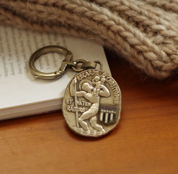 老雜貨老又好古董珠寶 Vintage 歐洲人物老鑰匙圈 w77