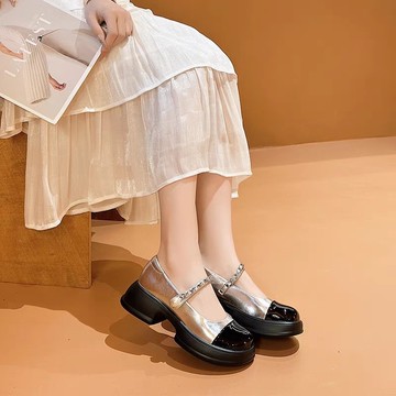 🔥台灣出貨🔥法式瑪麗珍女鞋黑白小香風法式淺口單鞋高跟鞋 運動鞋 女鞋  樂福鞋