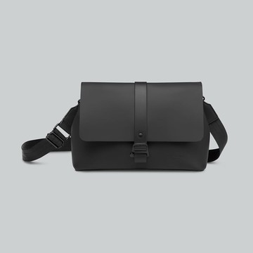 Spläsh Crossbody Medium 中型斜肩/側背包 經典黑