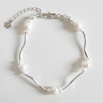 Lily Valley 浪漫圓舞曲 | 手工串珠手鍊