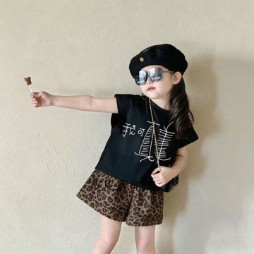 女童韓系套裝 洋氣復古休閒女童豹紋短褲+趣味印花無袖背心T恤兩件套裝 女童背心 女童短褲 女童短袖套裝