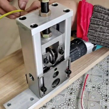 剝線機廢銅線家用廢舊電線剝皮撥線廢線剝線機器剝電線皮神器去皮 夢露日記