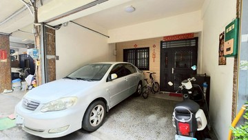 成功國中/塗城路精華商圈/優美屋況可直接入住亮透天｜台中市大里區塗城路