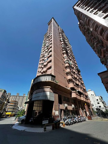 建工商圈雙輕軌站中高樓層3+1房平車位｜高雄市三民區建安街