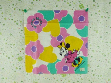 【震撼精品百貨】Micky Mouse 米奇/米妮  手帕-小花 震撼日式精品百貨