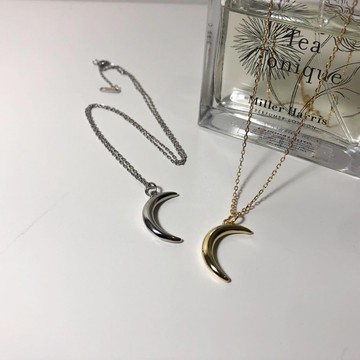 XS.SUNSHINE - 月兒 // S925純銀 項鍊 飾品 現貨 銀飾 月亮 質感項鍊 百搭款