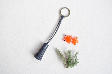 流蘇皮革鑰匙圈-經典黑