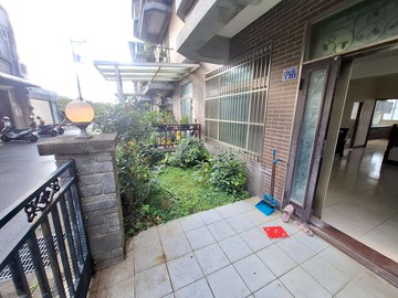 專任|近市區【 白宮山莊】庭院透天|室內車庫｜新竹市香山區中華路四段