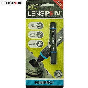 耀您館★加拿大新版LENSPEN拭鏡筆NMP-1拭鏡筆(特適相機觀景窗單眼取景器,一頭碳粉,一頭鬃毛刷,台灣群光電子公司貨)NMP1拭鏡筆鏡頭清潔筆清潔鏡頭筆鏡頭拭鏡筆鏡頭擦拭筆拭筆碳粉筆lens pen lenspen Canada相容MINIPOR MINI PRO II拭鏡筆【全館299超取免運】【APP下單點數4倍送】