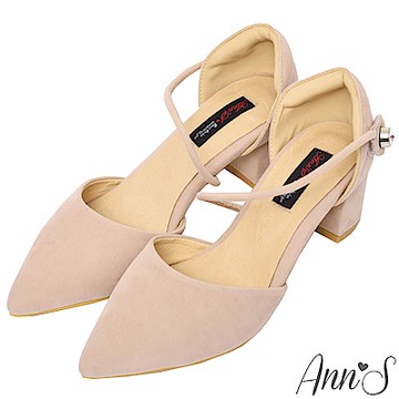 Ann’S強烈女人味-顯瘦斜帶單鑽魔鬼氈粗跟尖頭鞋-米