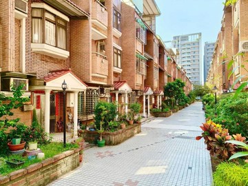 ☘️太平樹孝商圈大面寬6.6米可停４車大車庫別墅｜台中市太平區育仁路