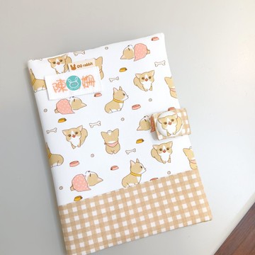 免費繡名字。科基日常。寶寶手冊布書衣