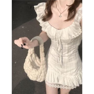 法式溫柔白色吊帶連衣裙子女夏季2026新款小個子收腰氣質包臀短裙