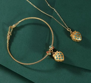 一面瑪瑙，一面綠松石草莓飾品套裝，適合女孩的甜美禮物，金色。