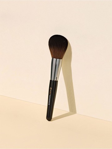 Studio 17_ Velvet Powder Brush 423