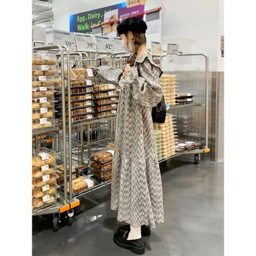 韓系溫柔風長袖連衣裙女秋新款寬松荷葉邊法式顯瘦遮肚子減齡長裙