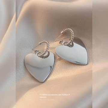 歐美銀色愛心耳環精致百搭氣質耳飾年新款潮氣質百搭耳釘女夏