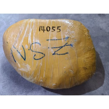 【七彩翡翠】緬甸直達翡翠原石蒙頭料 翡翠原石 黃包料 盲包，黑烏砂∼賭手鐲料 特價品,14055g