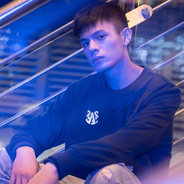 IZZVATI-拼接工裝圓領T-黑