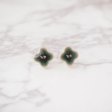 Q萌小花耳飾 (綠色) 耳針 / 耳夾