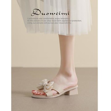 涼鞋女粗跟2025夏法式水鉆花朵一字拖外穿時尚中跟小碼女鞋313233