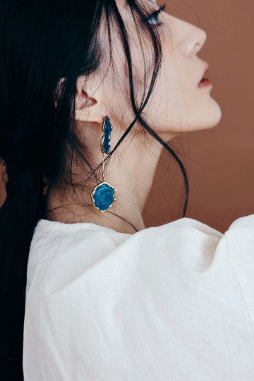 COR-DATE / 深缥色不規則搖曳耳環