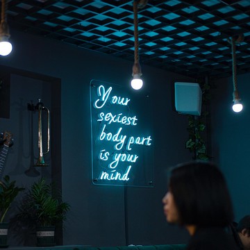 客製化禮物 | 霓虹文字圖案燈 | Sexiest Body Mind