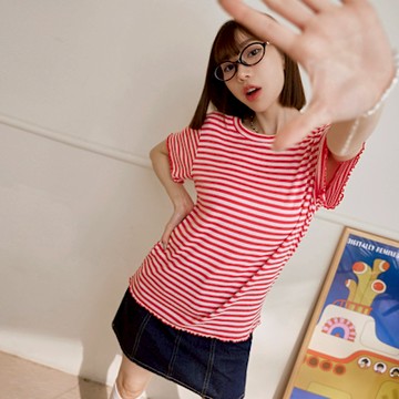 OB嚴選-木耳邊條紋短袖上衣《AB20146-》