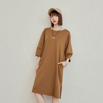 OB嚴選-太空棉側開衩立體澎袖洋裝《DA10605-》