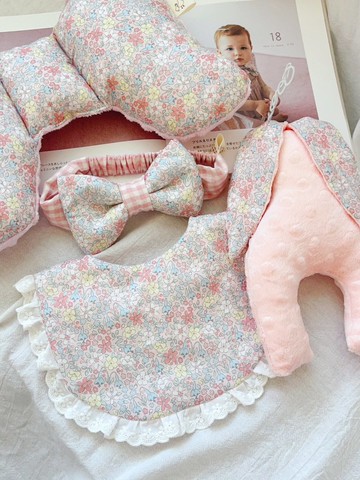 花園溫柔輕語 嬰兒禮物 滿月禮圍兜天使枕 彌月禮盒