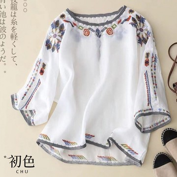 初色 民族風圓領圖騰刺繡寬鬆落肩五分袖短袖T恤上衣女上衣-共3色-35235(M-2XL可選)
