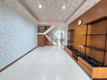 鳳山捷運站稀有大地坪翻新鬧市透天店面｜高雄市鳳山區曹公路