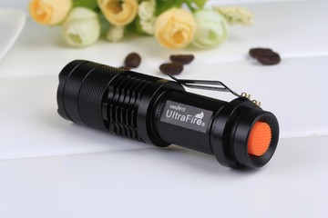 cree q5軍警規3段(180流明)口袋款露營必備手電筒