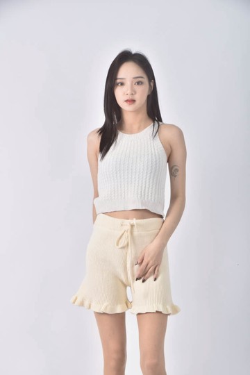 (S) 【禦姐薔尼私服】高腰質感坑紋杏色短褲