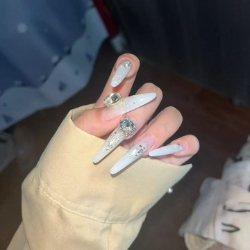 🎀台灣出貨🎀 氣質女神純欲風爆閃乳白漸變千金純手工穿戴爆閃堆鉆輕奢氛圍美甲