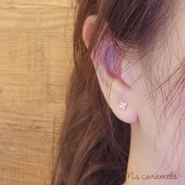 【焦糖小姐 Ms caramelo】925純銀 幸運草 鋯石耳環