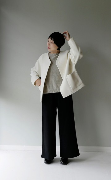 溫潤如玉 奶白色V領廓形羊毛短外套