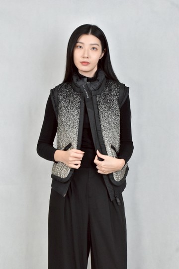 (S) moncler黑色羽絨背心外套