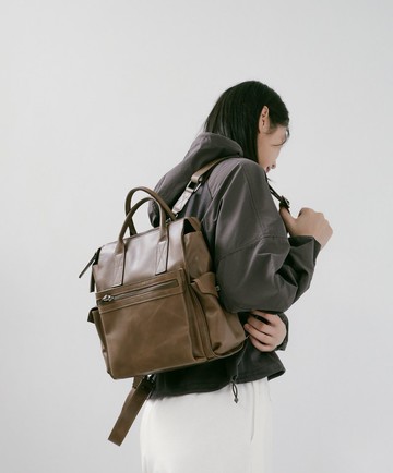 Supportingrole簡約多隔層多口袋真皮後背包 復古咖啡