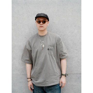 (免運)YONDER REALM 25SS 日系休閑寬松反戰印花口袋短袖T恤圓領流行