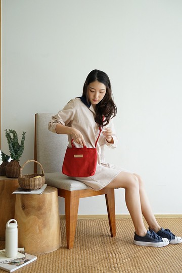 PETITE - 帆布斜挎包（紅色）