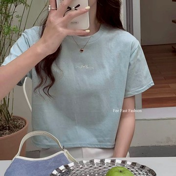 【Fee隔日到貨3色】小蝴蝶結刺繡短T🔥圓領上衣 T恤 短版 女上衣 短袖 刺繡 素色 短版 蝴蝶結 韓國女裝 秋冬穿